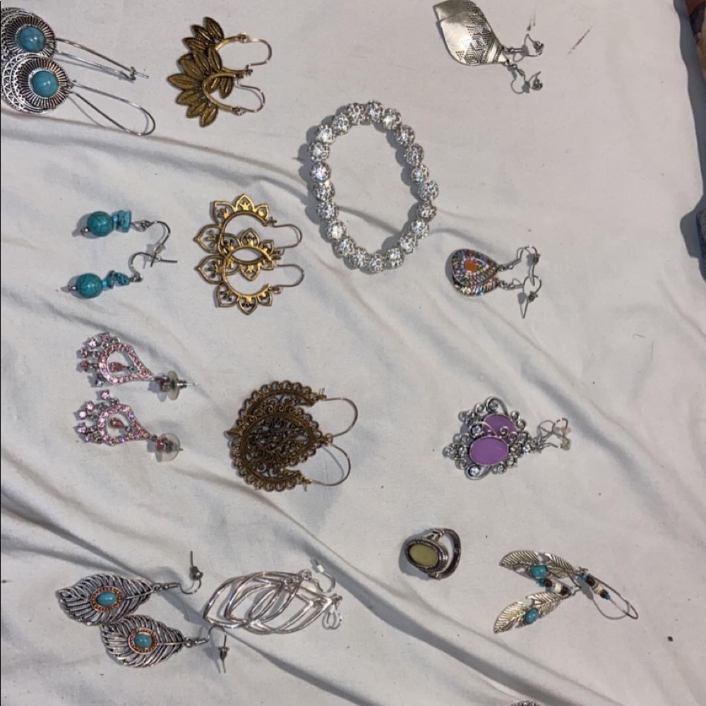 Jewelry - Picture 1 of 1